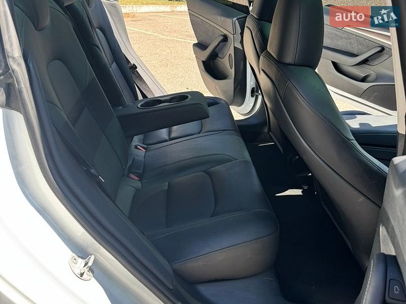 Седан Tesla Model 3 2023 в Запорожье