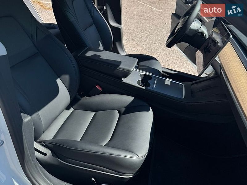 Седан Tesla Model 3 2023 в Запорожье