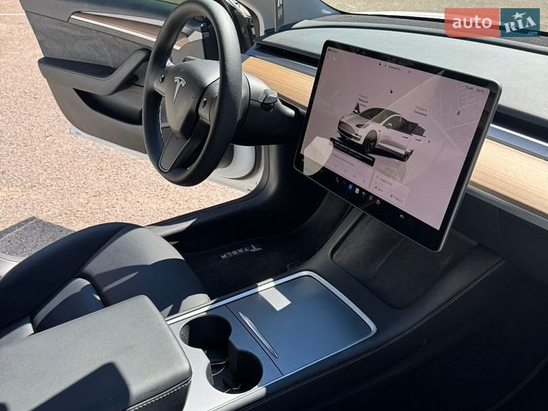 Седан Tesla Model 3 2023 в Запорожье