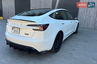 Седан Tesla Model 3 2024 в Кривом Роге