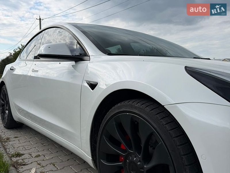 Седан Tesla Model 3 2022 в Хмельницком