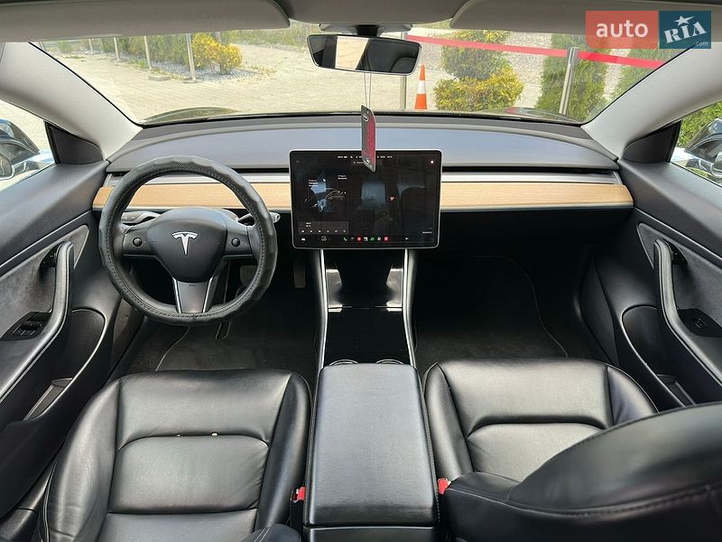 Седан Tesla Model 3 2020 в Львові фото 19 Седан Tesla Model 3 2020 в Львові