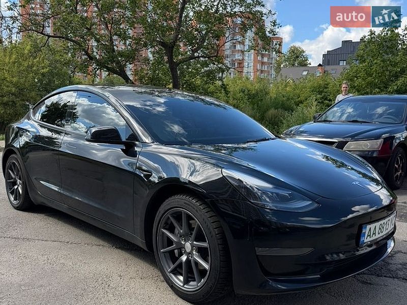 Tesla Model 3 2023