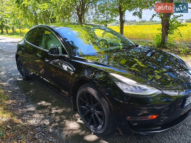 Седан Tesla Model 3 2019 в Немирове