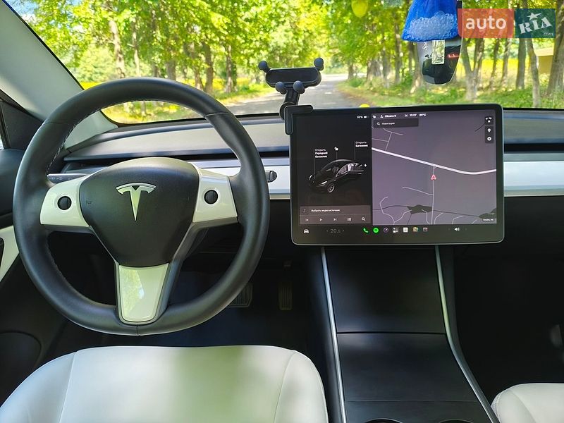 Седан Tesla Model 3 2019 в Немирове
