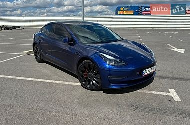 Седан Tesla Model 3 2023 в Львові