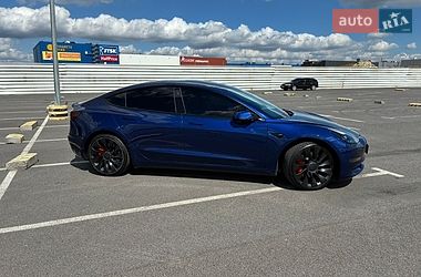 Седан Tesla Model 3 2023 в Львові
