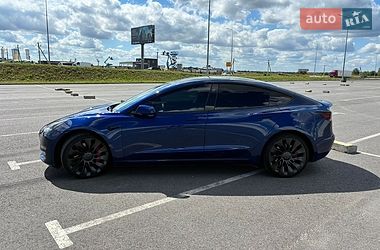 Седан Tesla Model 3 2023 в Львові