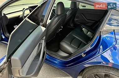 Седан Tesla Model 3 2023 в Львові