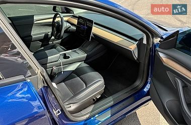 Седан Tesla Model 3 2023 в Львові