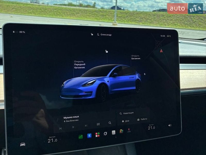 Седан Tesla Model 3 2023 в Львові