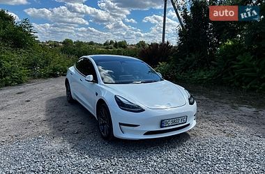 Седан Tesla Model 3 2022 в Львове Седан Tesla Model 3 2022 в Львове
