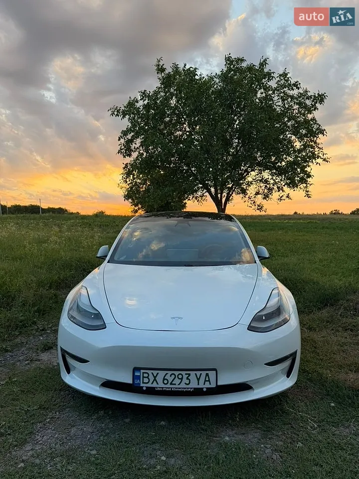 2025 Tesla Model 3 - мініатюра 13