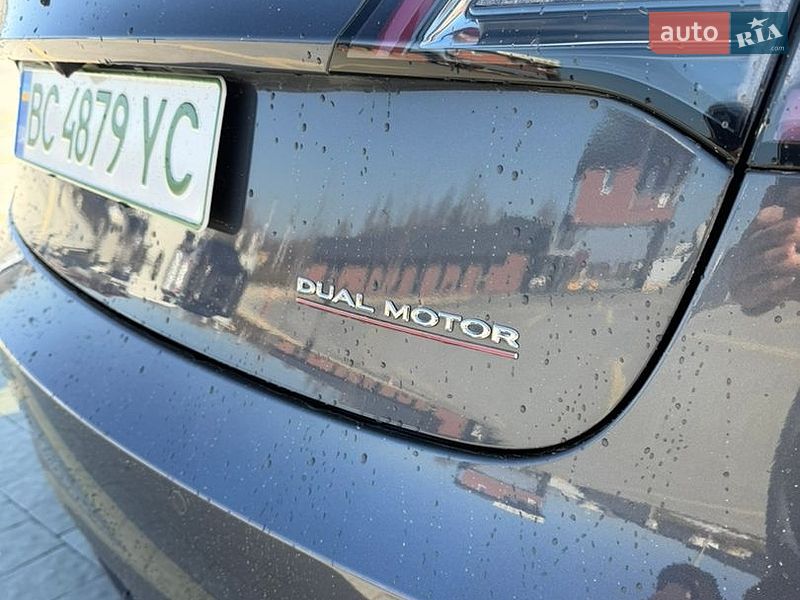 Седан Tesla Model 3 2020 в Львове