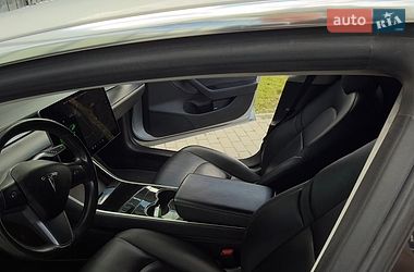 Седан Tesla Model 3 2018 в Рівному