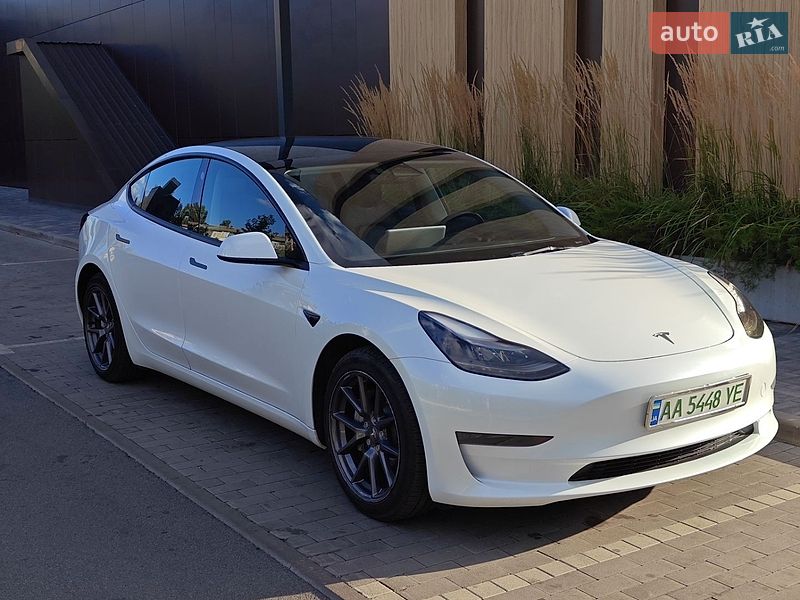 Tesla Model 3 2023