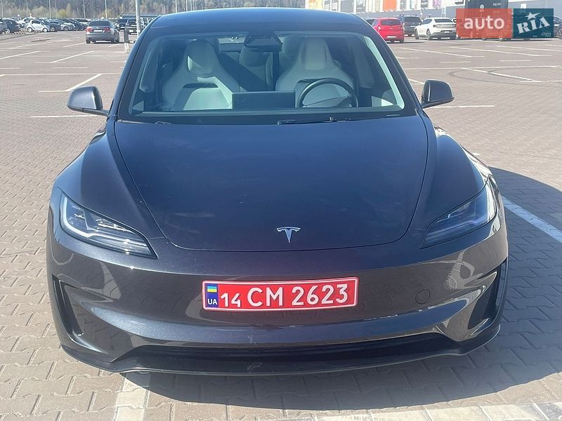Седан Tesla Model 3 2024 в Києві