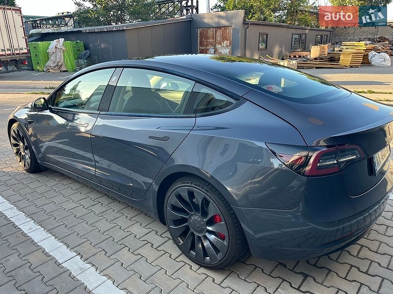 Седан Tesla Model 3 2020 в Киеве