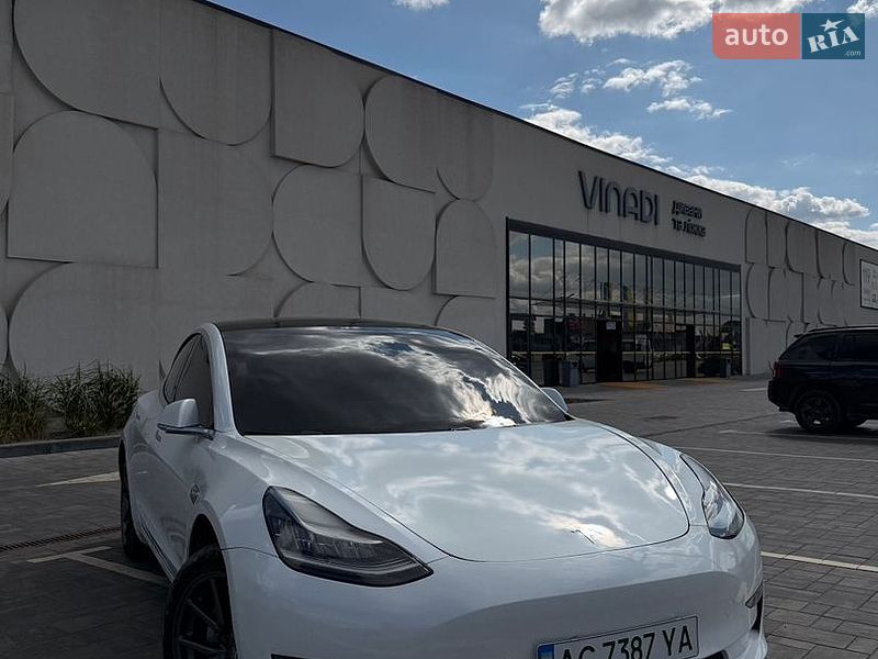 Tesla Model 3 2019