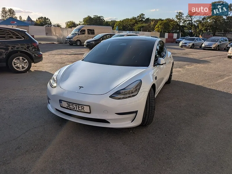 Tesla Model 3 2020