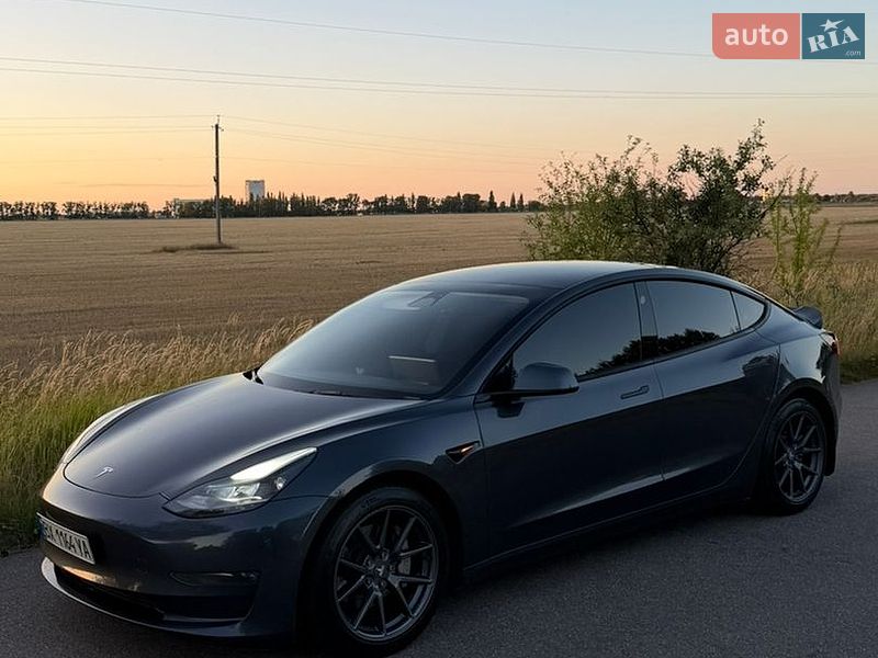 Tesla Model 3 2022