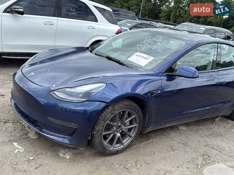 Седан Tesla Model 3 2022 в Ставище