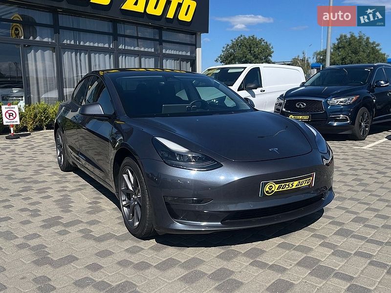 Tesla Model 3 2022