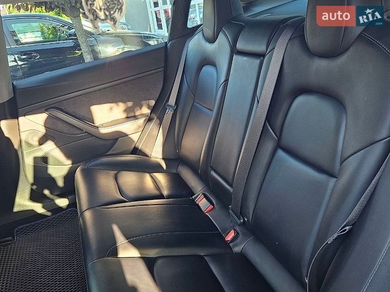 Седан Tesla Model 3 2018 в Борисполі