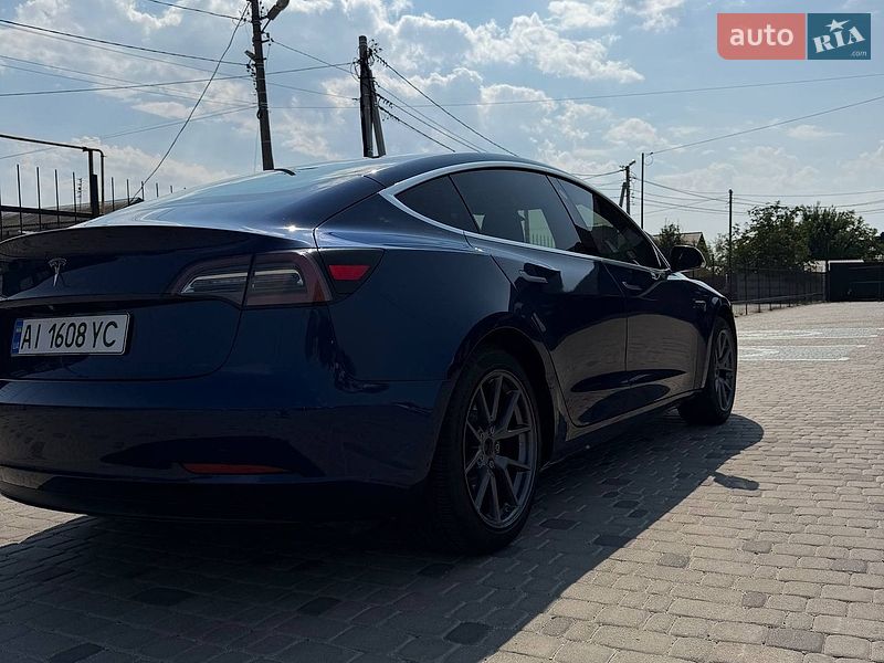 Седан Tesla Model 3 2019 в Білій Церкві