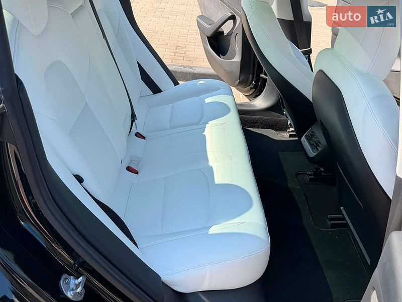 Седан Tesla Model 3 2022 в Києві
