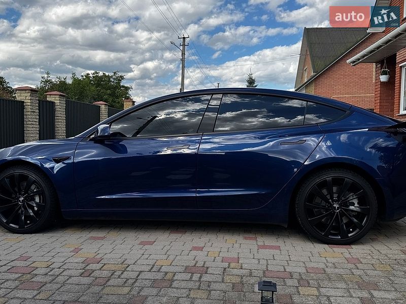 Седан Tesla Model 3 2022 в Немирові
