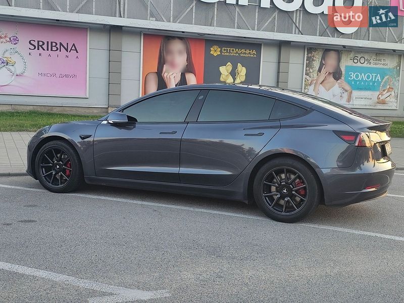 Седан Tesla Model 3 2019 в Запоріжжі