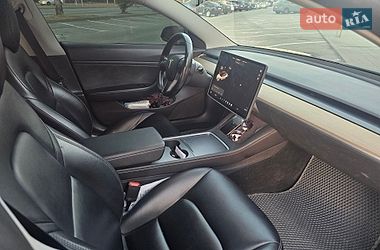 Седан Tesla Model 3 2019 в Запоріжжі