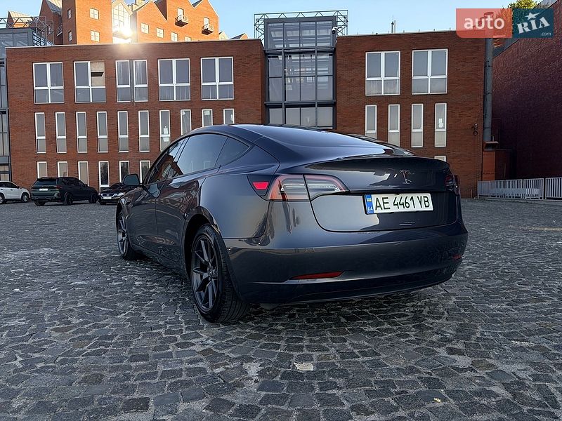 Седан Tesla Model 3 2023 в Днепре фото Седан Tesla Model 3 2023 в Днепре