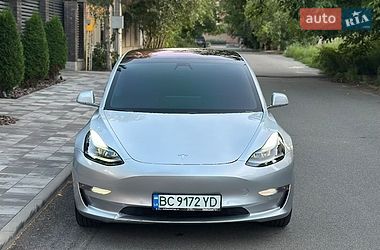 Седан Tesla Model 3 2018 в Софіївській Борщагівці