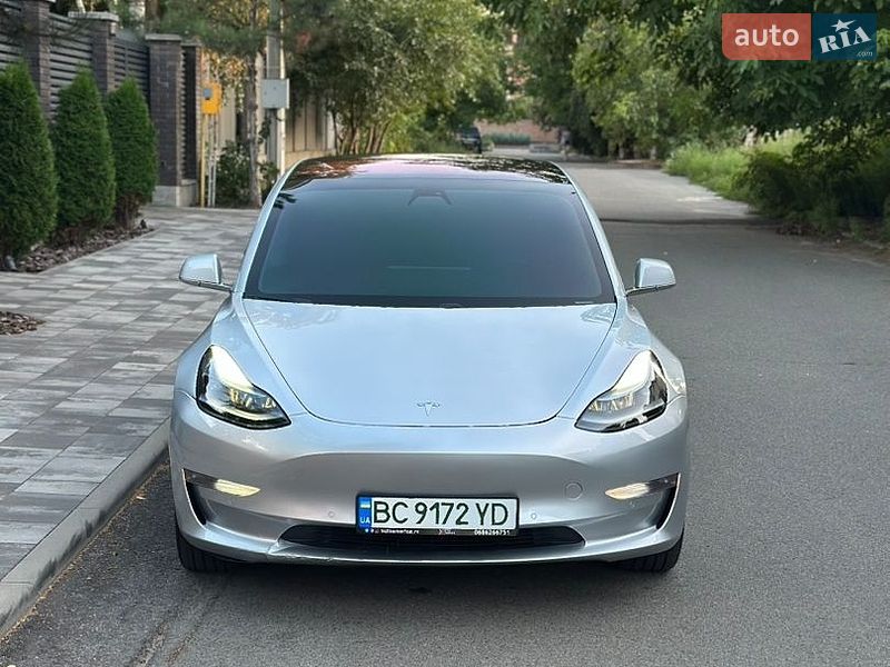 Седан Tesla Model 3 2018 в Софіївській Борщагівці