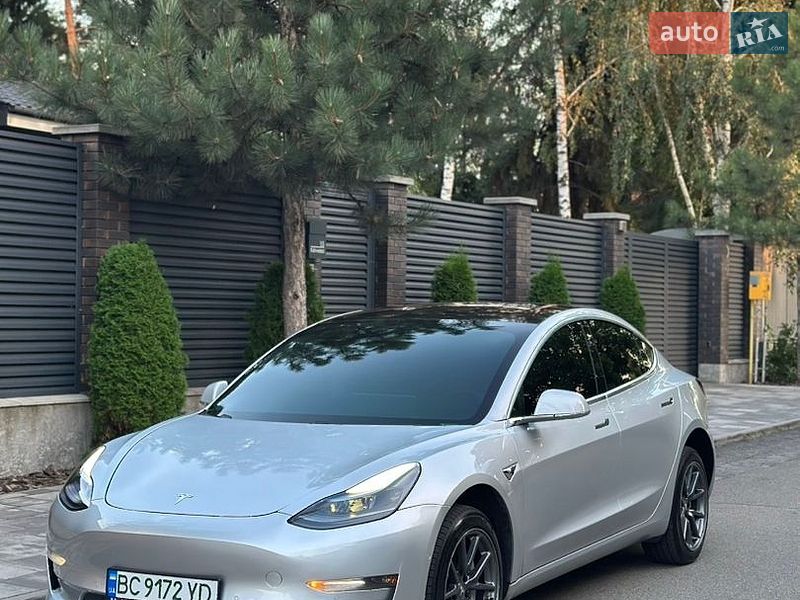 Седан Tesla Model 3 2018 в Софіївській Борщагівці