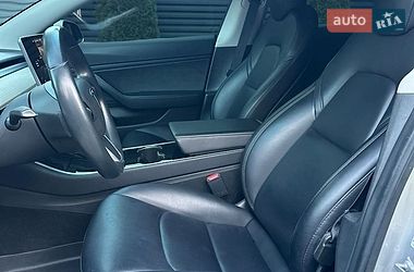 Седан Tesla Model 3 2018 в Софіївській Борщагівці