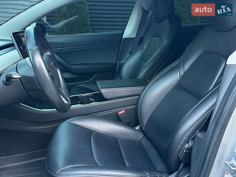 Седан Tesla Model 3 2018 в Софіївській Борщагівці