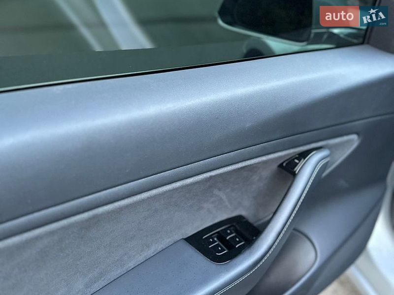 Седан Tesla Model 3 2018 в Софіївській Борщагівці