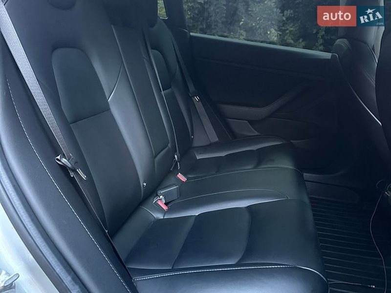 Седан Tesla Model 3 2018 в Софіївській Борщагівці