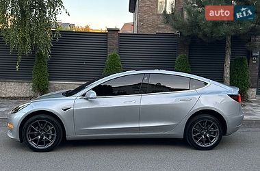 Седан Tesla Model 3 2018 в Софіївській Борщагівці