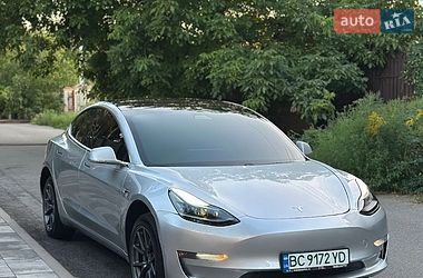 Седан Tesla Model 3 2018 в Софіївській Борщагівці