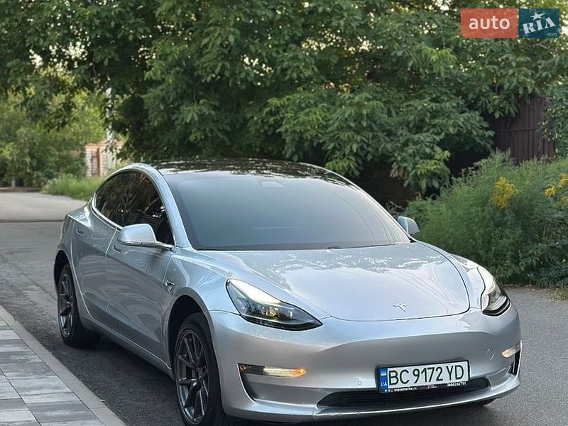 Седан Tesla Model 3 2018 в Софіївській Борщагівці