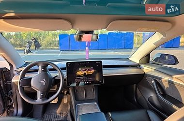 Седан Tesla Model 3 2022 в Виннице