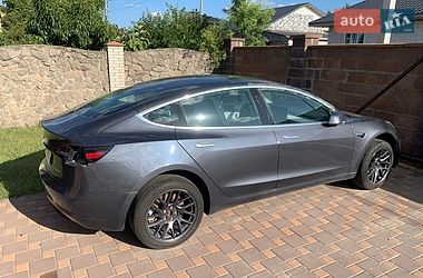 Седан Tesla Model 3 2019 в Києві
