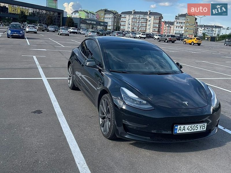 Позашляховик / Кросовер Tesla Model 3 2022 в Києві