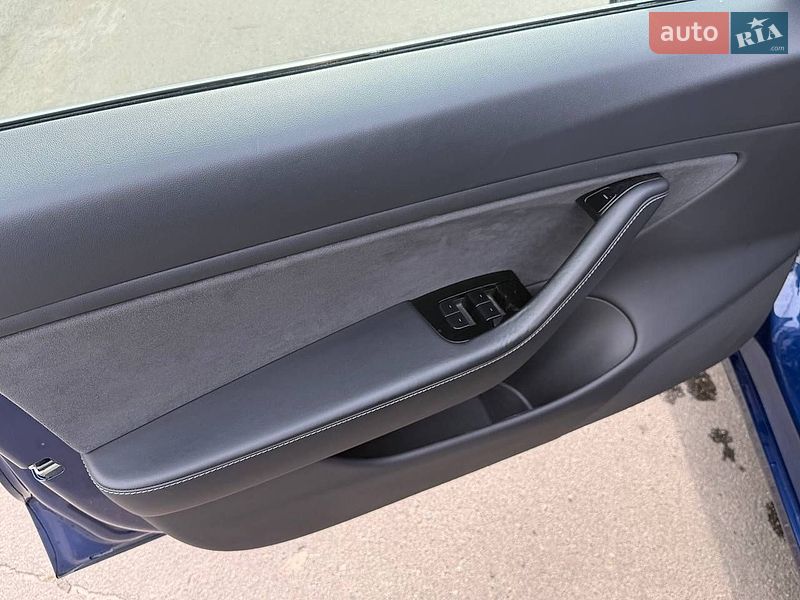 Седан Tesla Model 3 2019 в Харькове