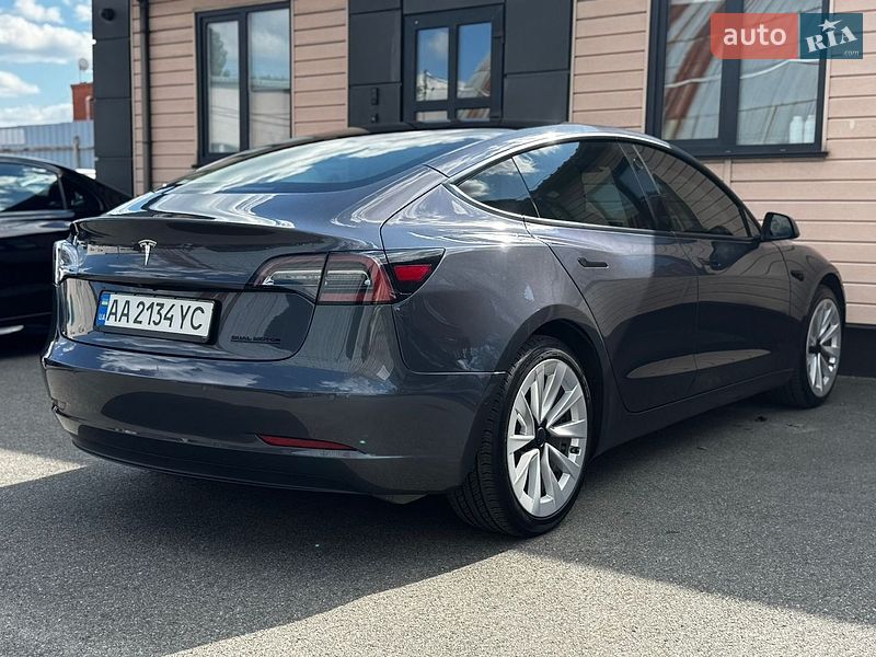 Седан Tesla Model 3 2022 в Киеве
