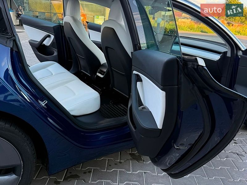 Седан Tesla Model 3 2018 в Владимире